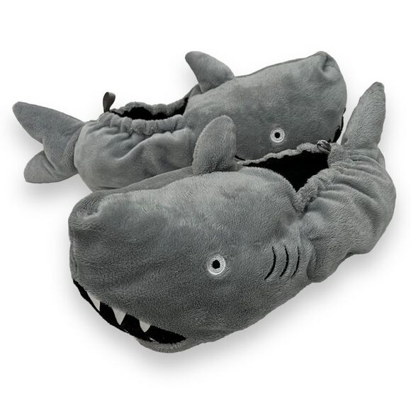 Old Navy Shark Slippers XL 3-4 - Picture 11 of 11